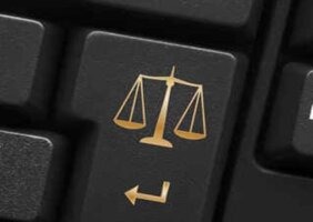 Procura por advogado online aumenta mais de 300%