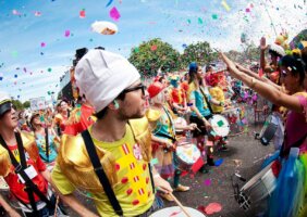 Saiba quais são os direitos do consumidor durante o carnaval